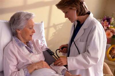 Bệnh cao huyết áp thường bị ở người cao tuổi