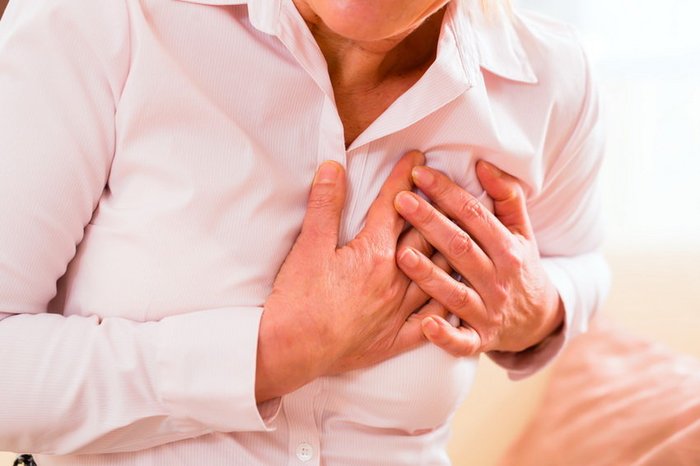 Những cách làm giảm cơn tức ngực khó thở 