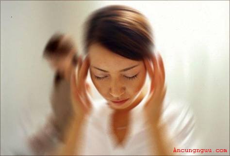 Triệu chứng của rối loạn tiền đình là chóng mặt ù tai, không thăng bằng