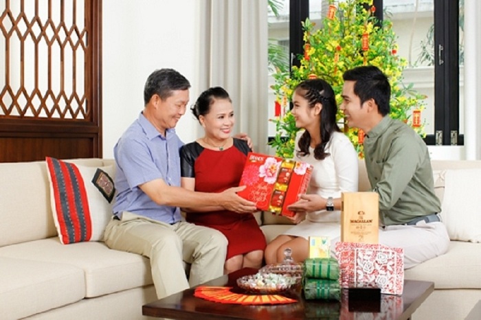 Dịp Tết là cơ hội nàng dâu mới lấy lòng bố mẹ chồng Dịp Tết là cơ hội nàng dâu mới lấy lòng bố mẹ chồng