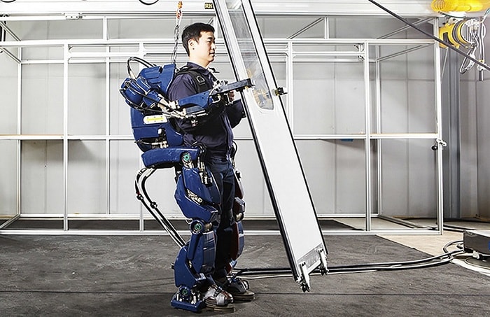 Khung xương robot cho người khuyết tật là sản phẩm công nghệ cao, tiện ích