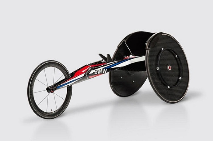  Xe lăn 3 bánh cho vận động viên khuyết tật có kích thước nhỏ gọn, an toàn, di chuyển nhanh